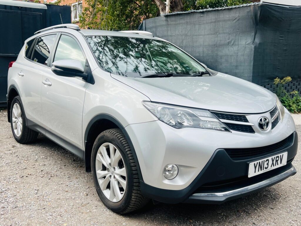 Toyota RAV4 2.2 D-CAT Invincible Auto 4WD Euro 5 5dr £99 DEPOSIT